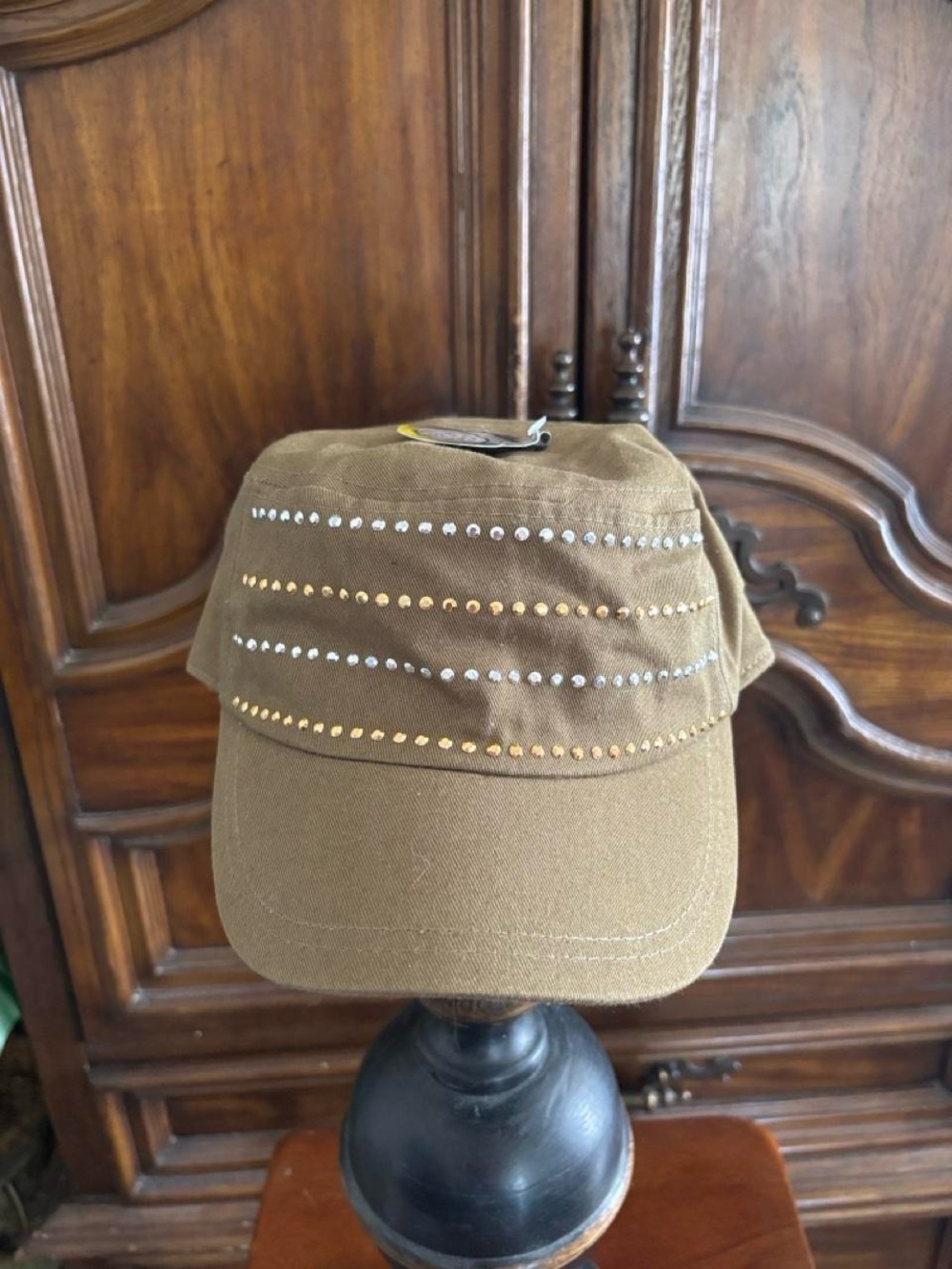 NWT Puggs Shelby Rhinestones women's hat cap